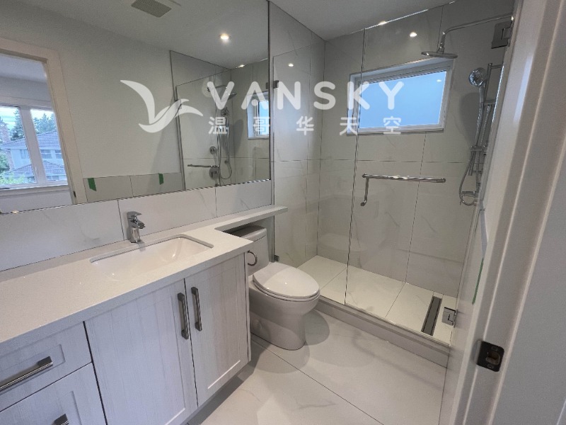 250618171351_5Master Bathroom.jpg